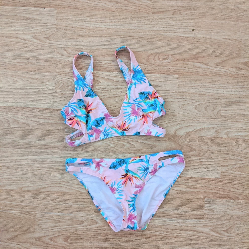 Cute floral cut out bikini